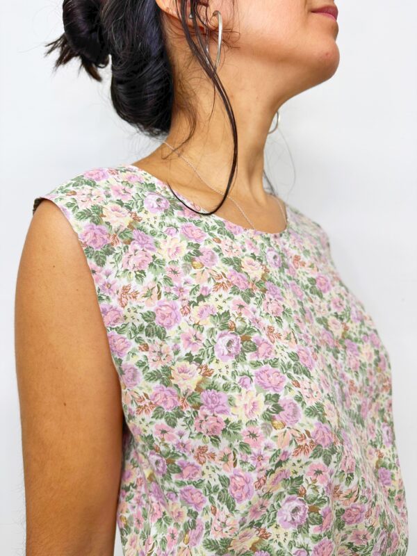 Blusa sin mangas de flores vintage