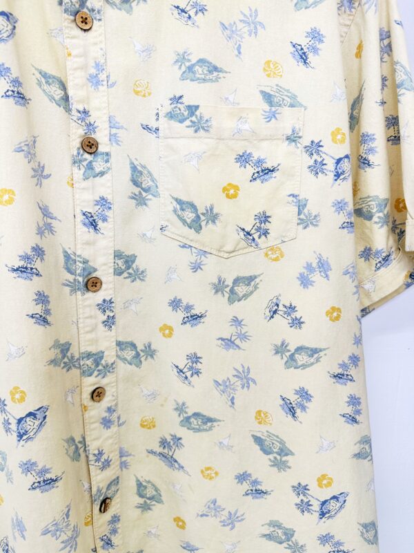 Camisa unisex floral pastel